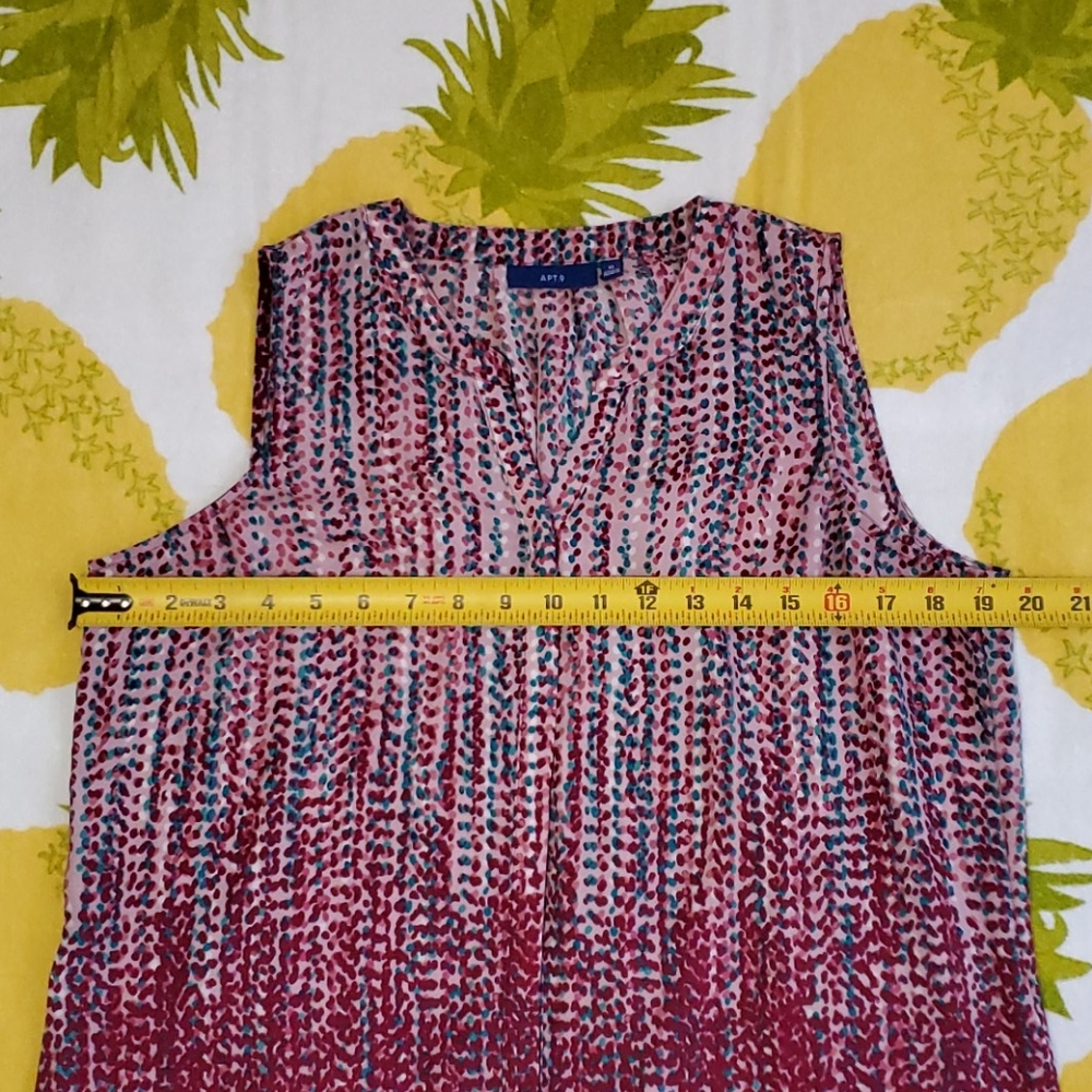 Sleeveless button up blouse - Picture 3 of 9